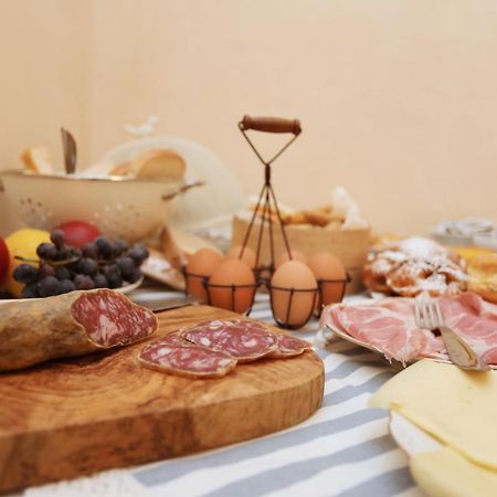Tra I Campi Di Papaveri Medesano Ngoại thất bức ảnh