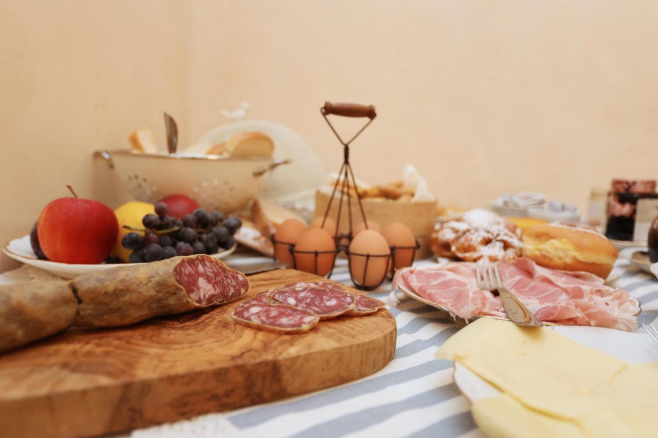 Tra I Campi Di Papaveri Medesano Ngoại thất bức ảnh